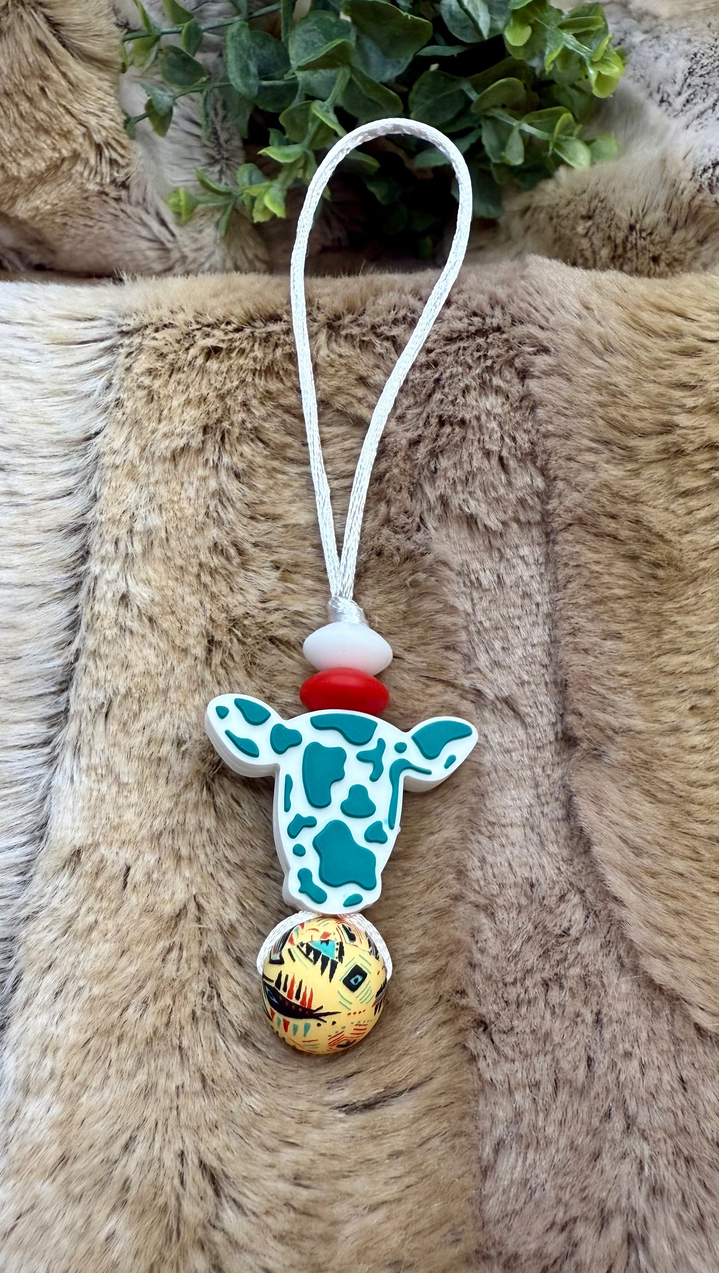 Tribal cow zipper bag pull