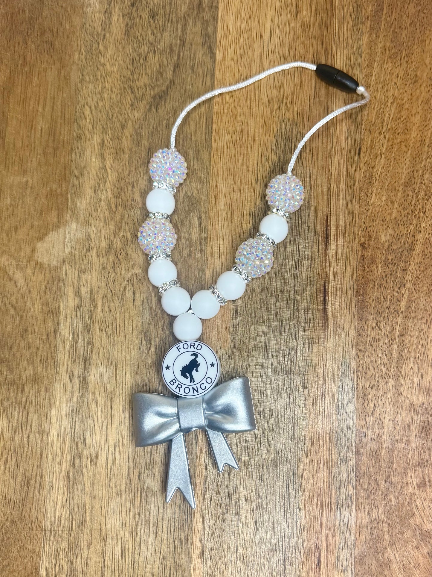 White bronco chunky boujee&bling bow carcharms charm