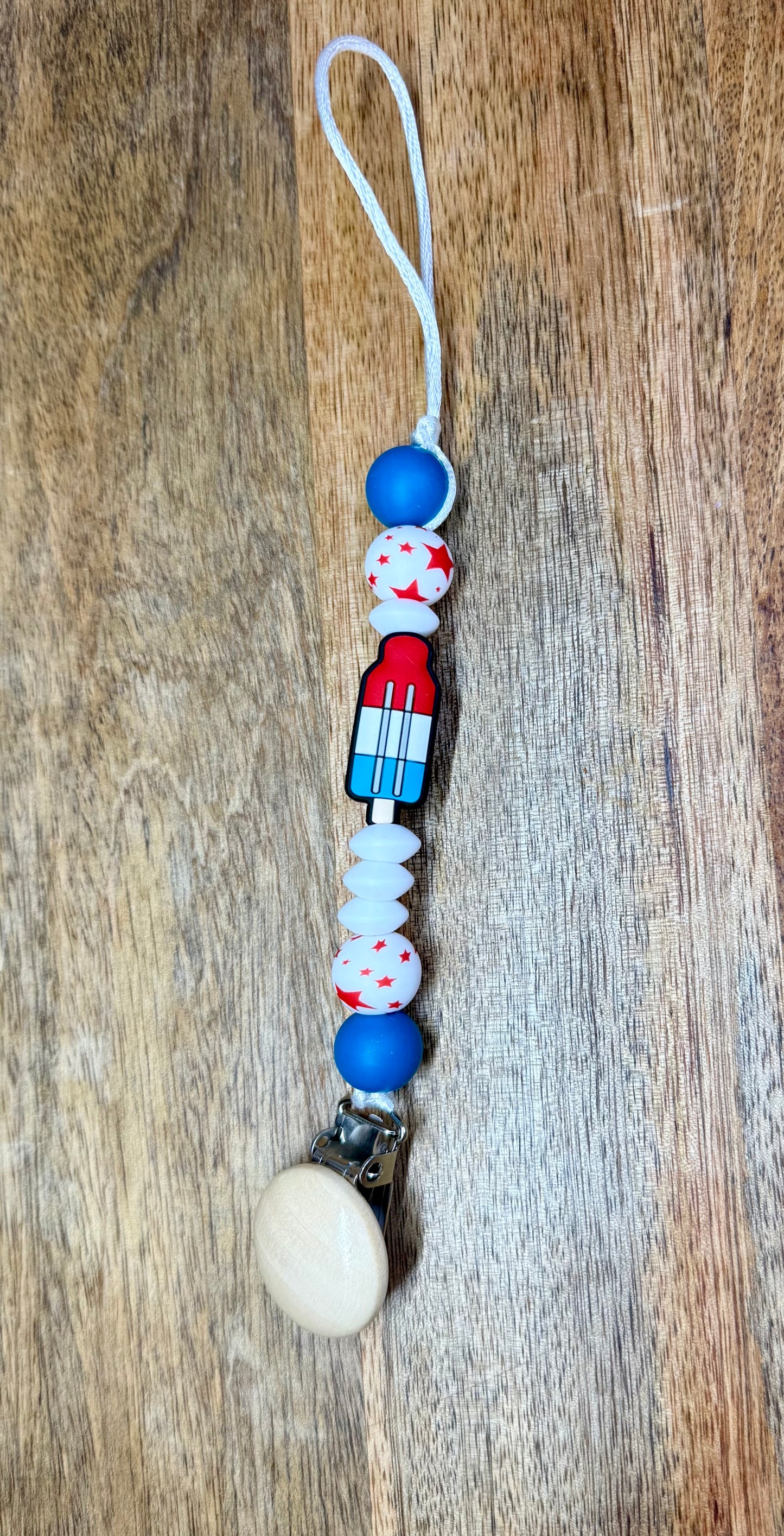 Fourth of July pacifier clips