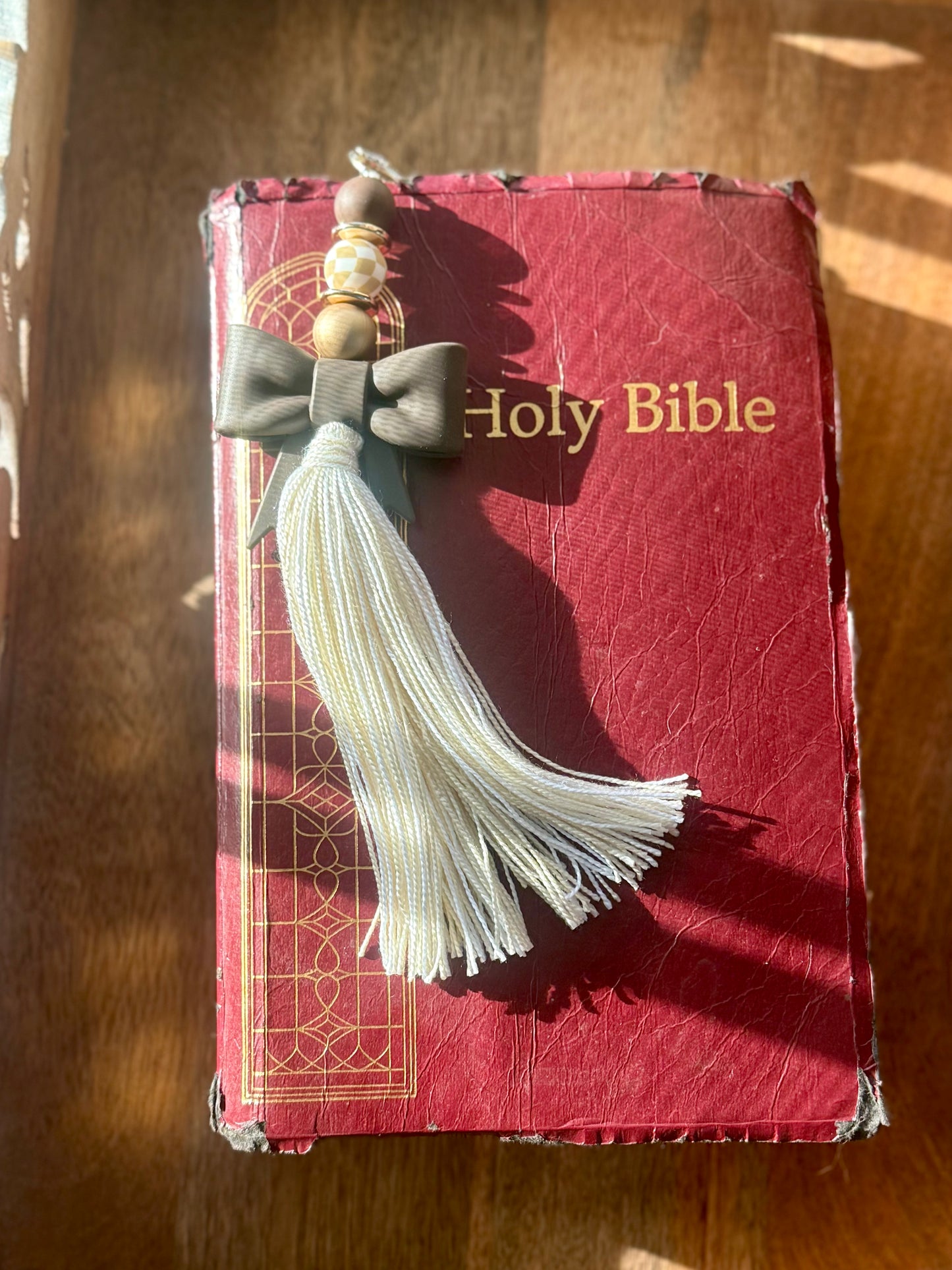Neutral checkered bow xl Bible tassel