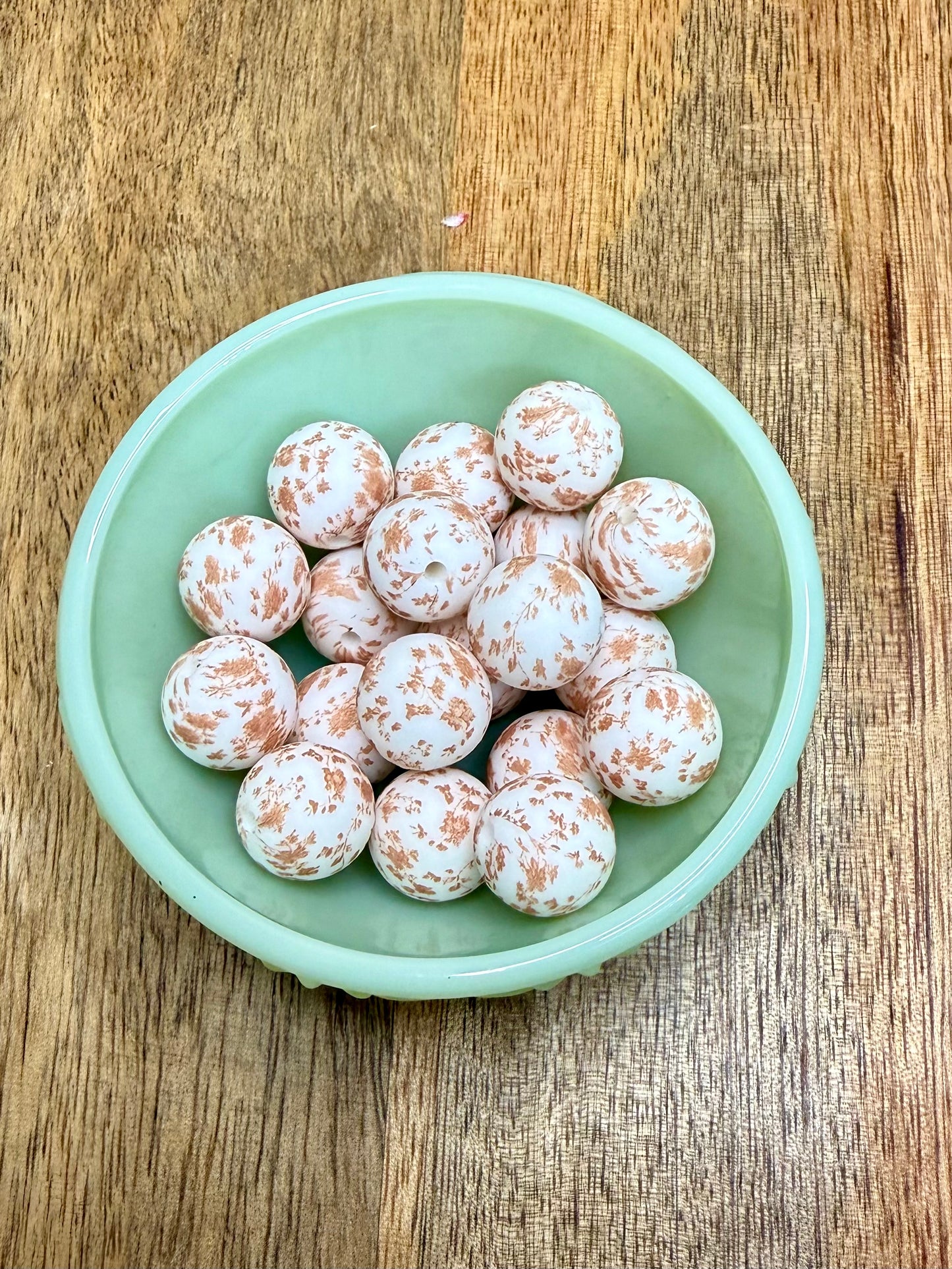 Tan florals 15mm / 33 count
