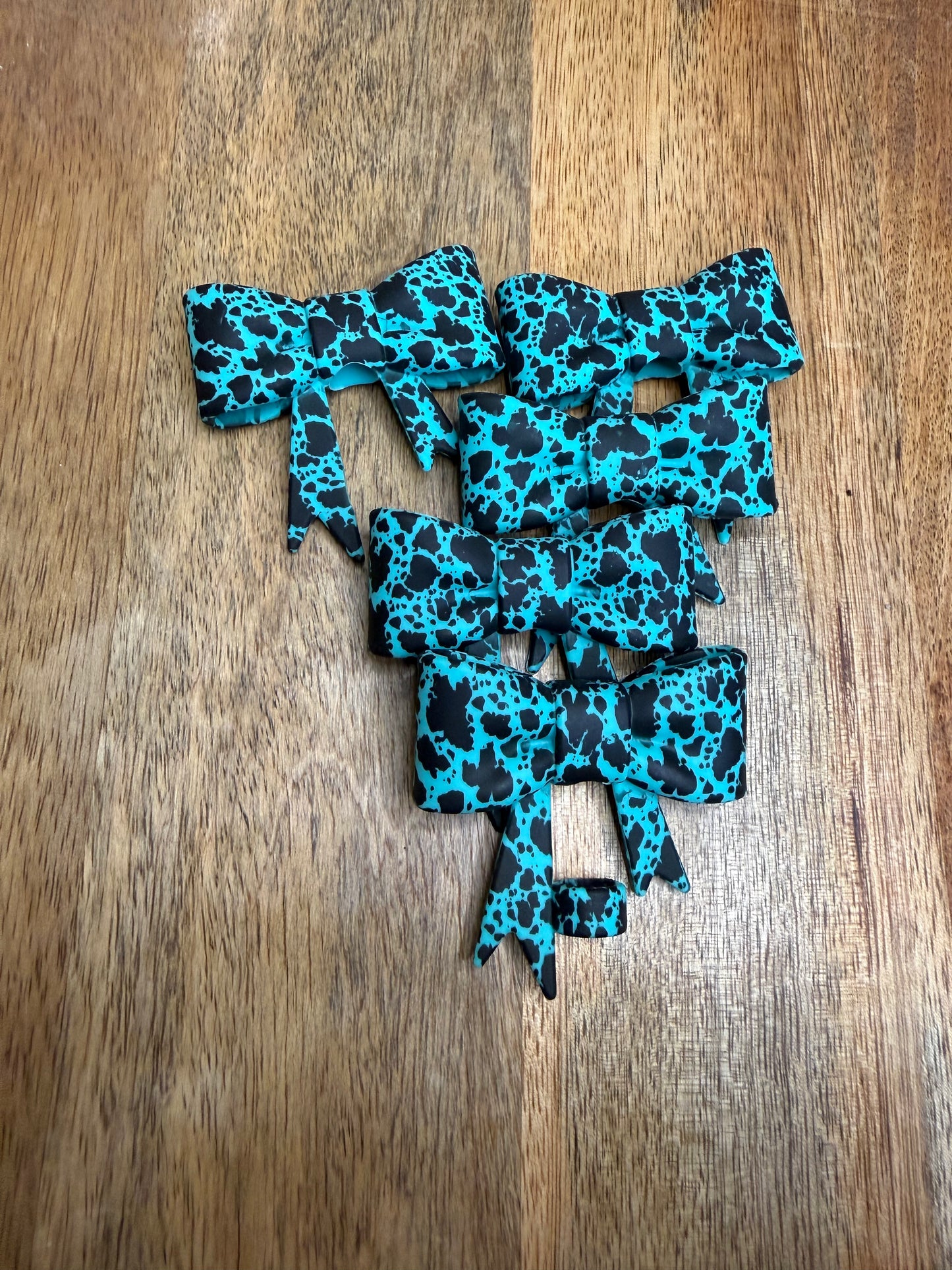 Turquoise cowprint bow topper / 5 count