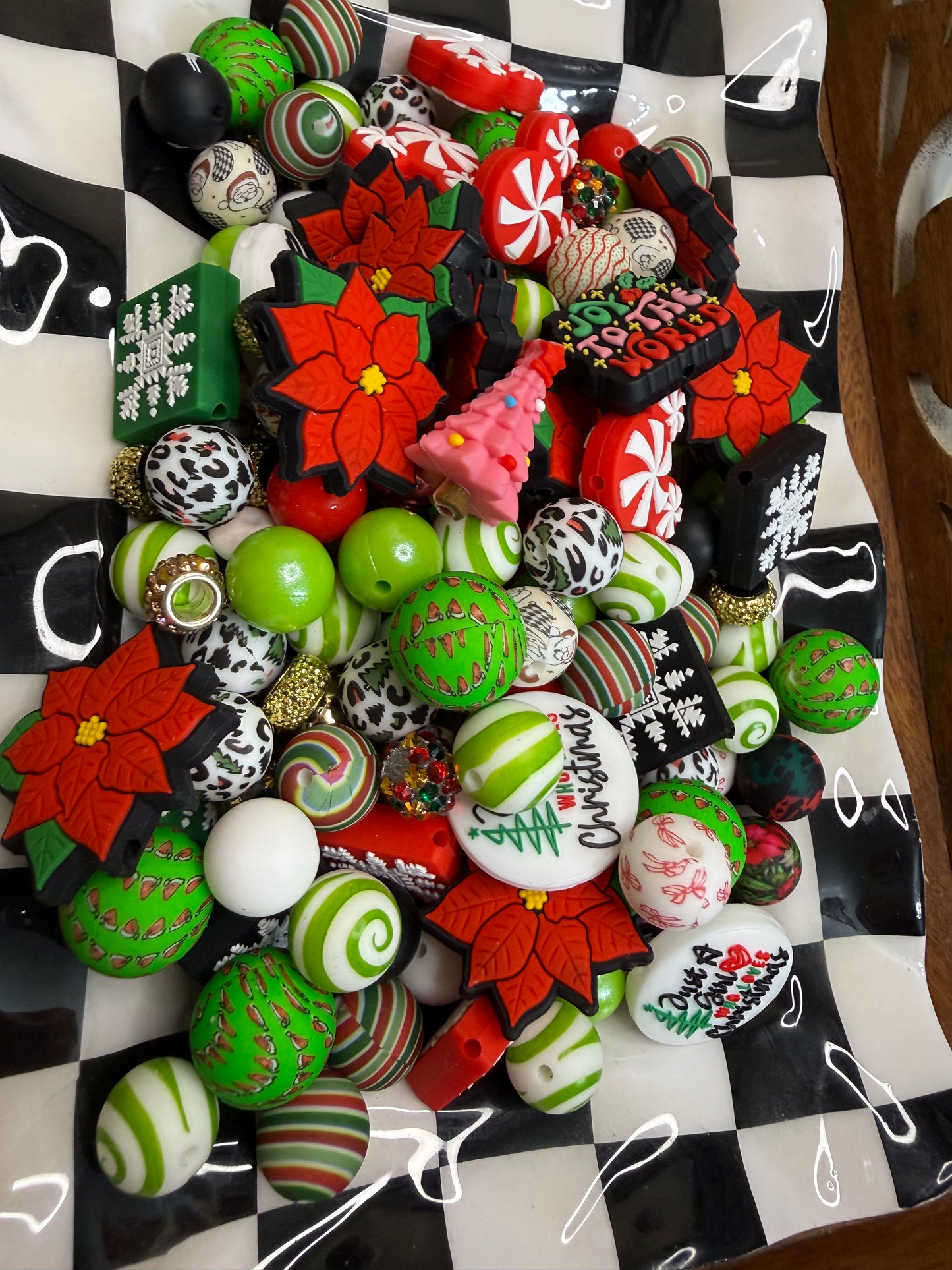 Christmas bead mix / over 250 peices