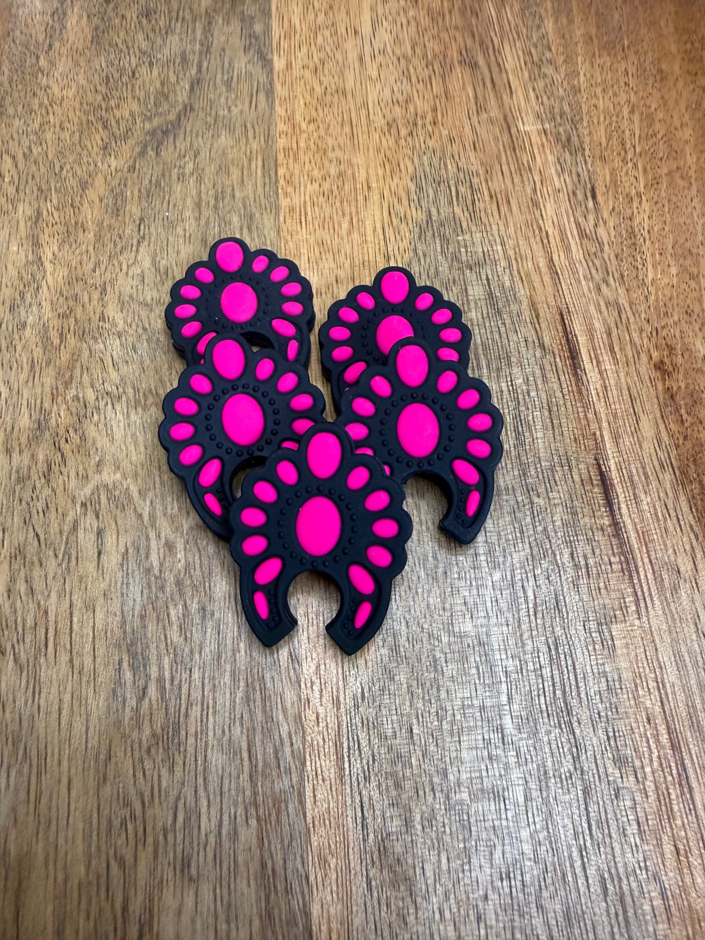 Pink concho focal - 5 count