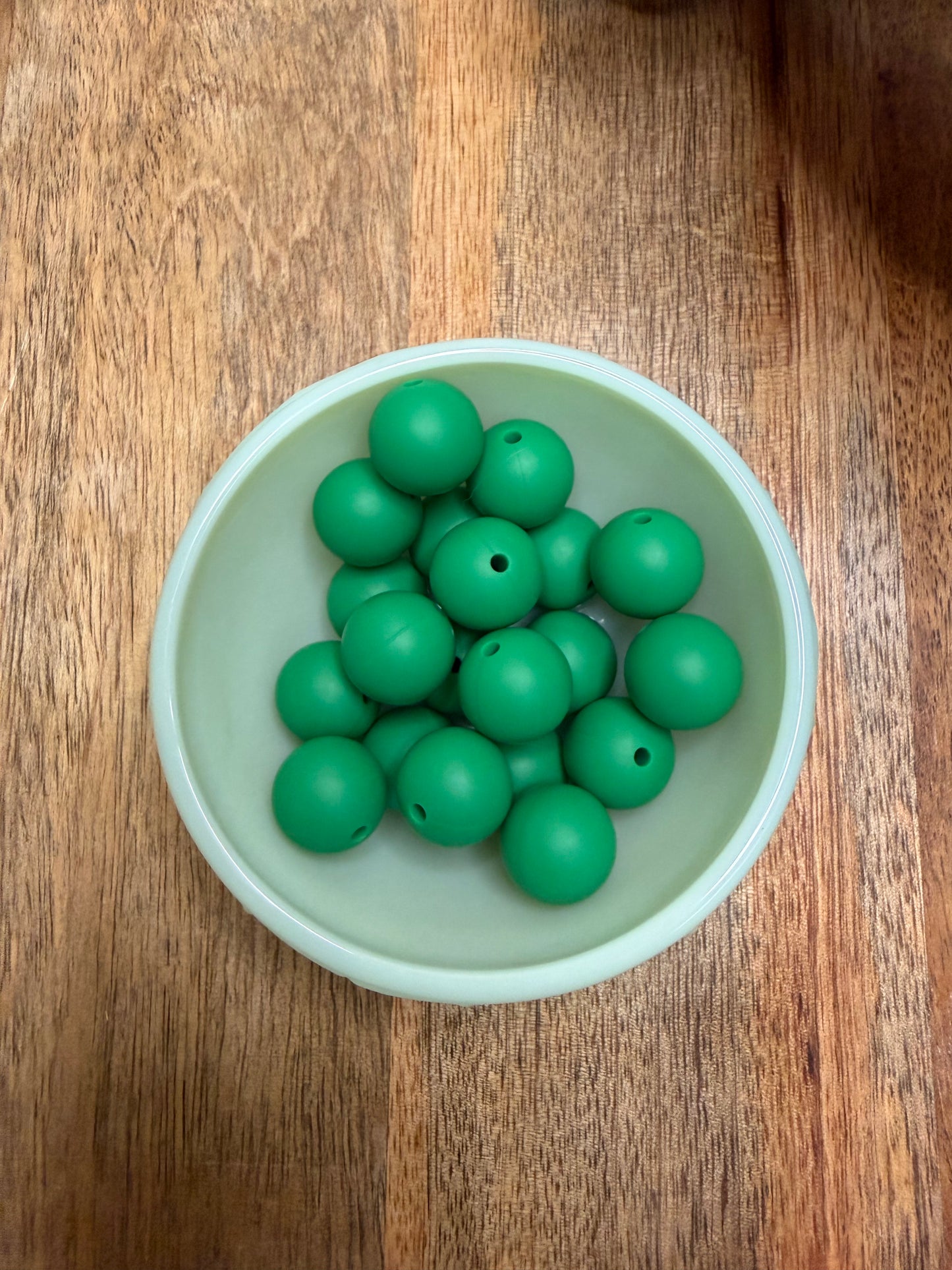 Solid green pink 15mm - 98 count