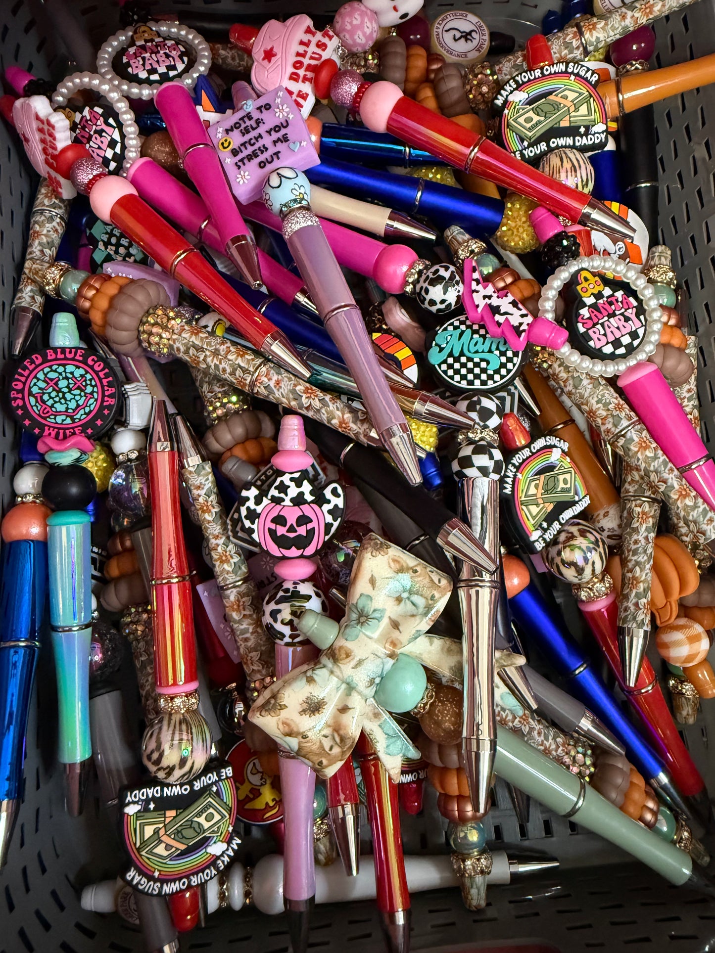 Mystery pen - 1 count (leave a note in the comment section at checkout if you see a specific one you want and I will try to pull that for your order. No guarantees)