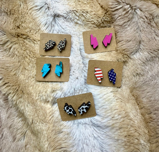 Lightning bolt Tiny stud earrings