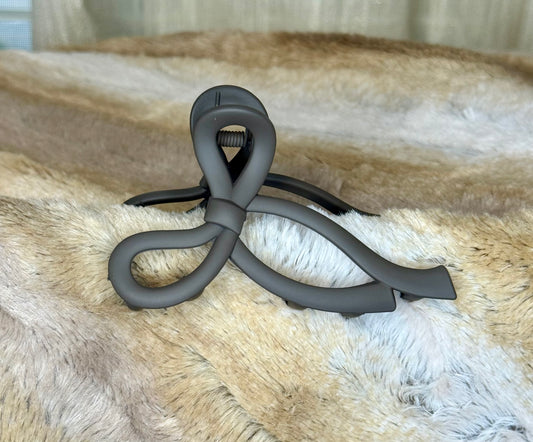Brown bow claw clip