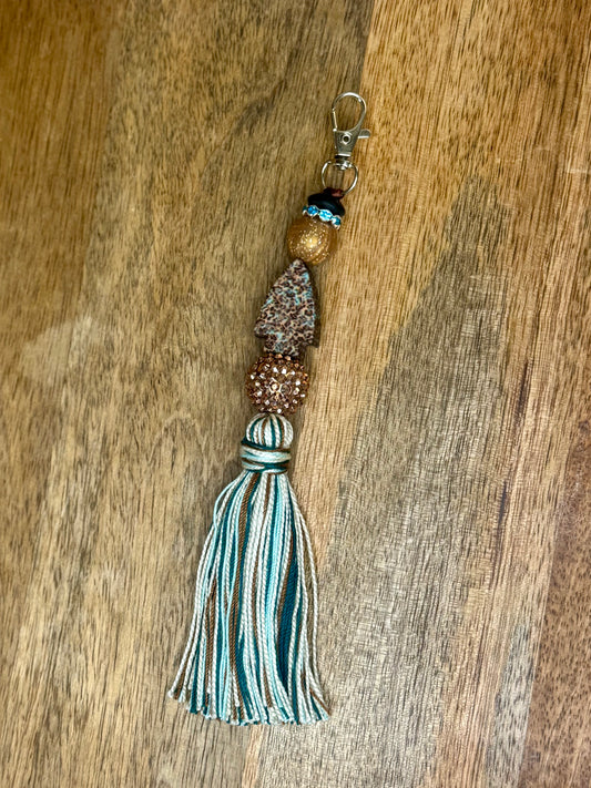 Leopard arrowhead keychain