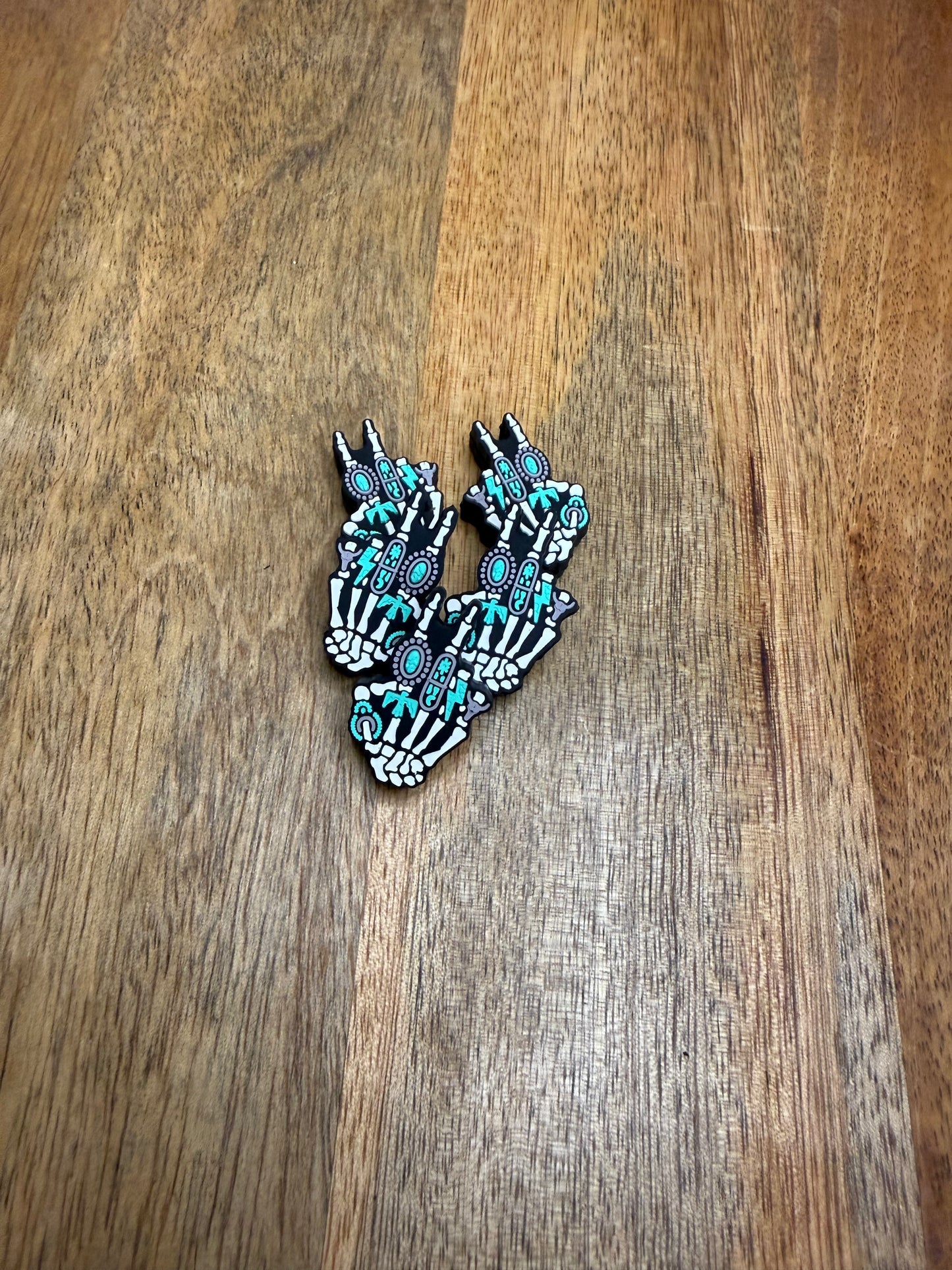 Skelly hand focal - 5 count