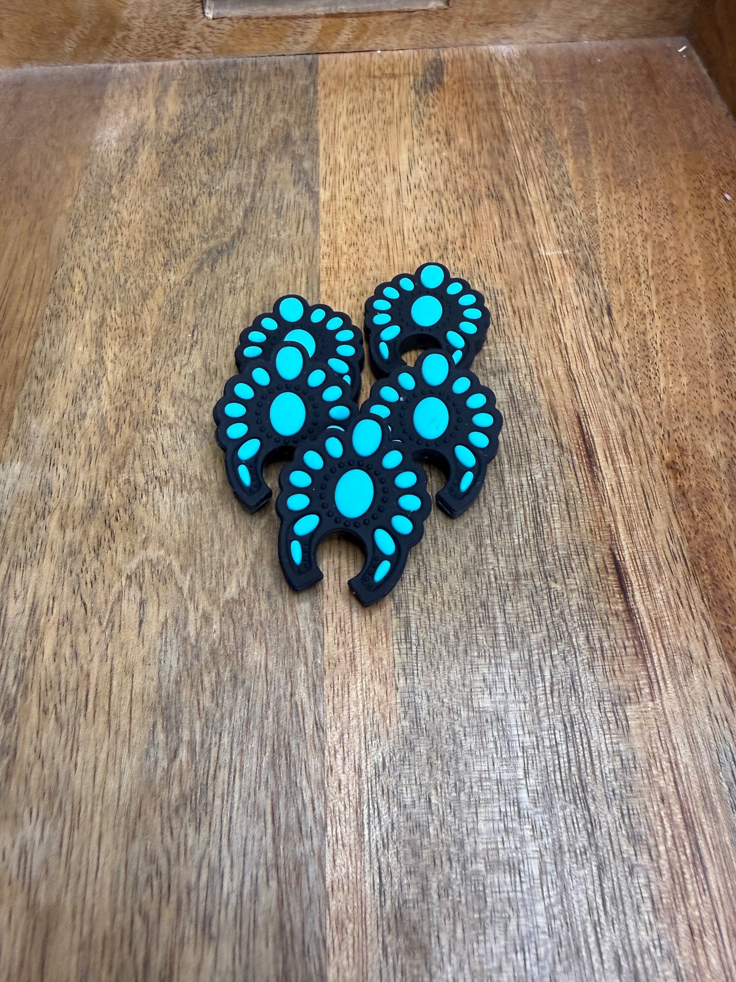 Turquoise concho focal - 5 count