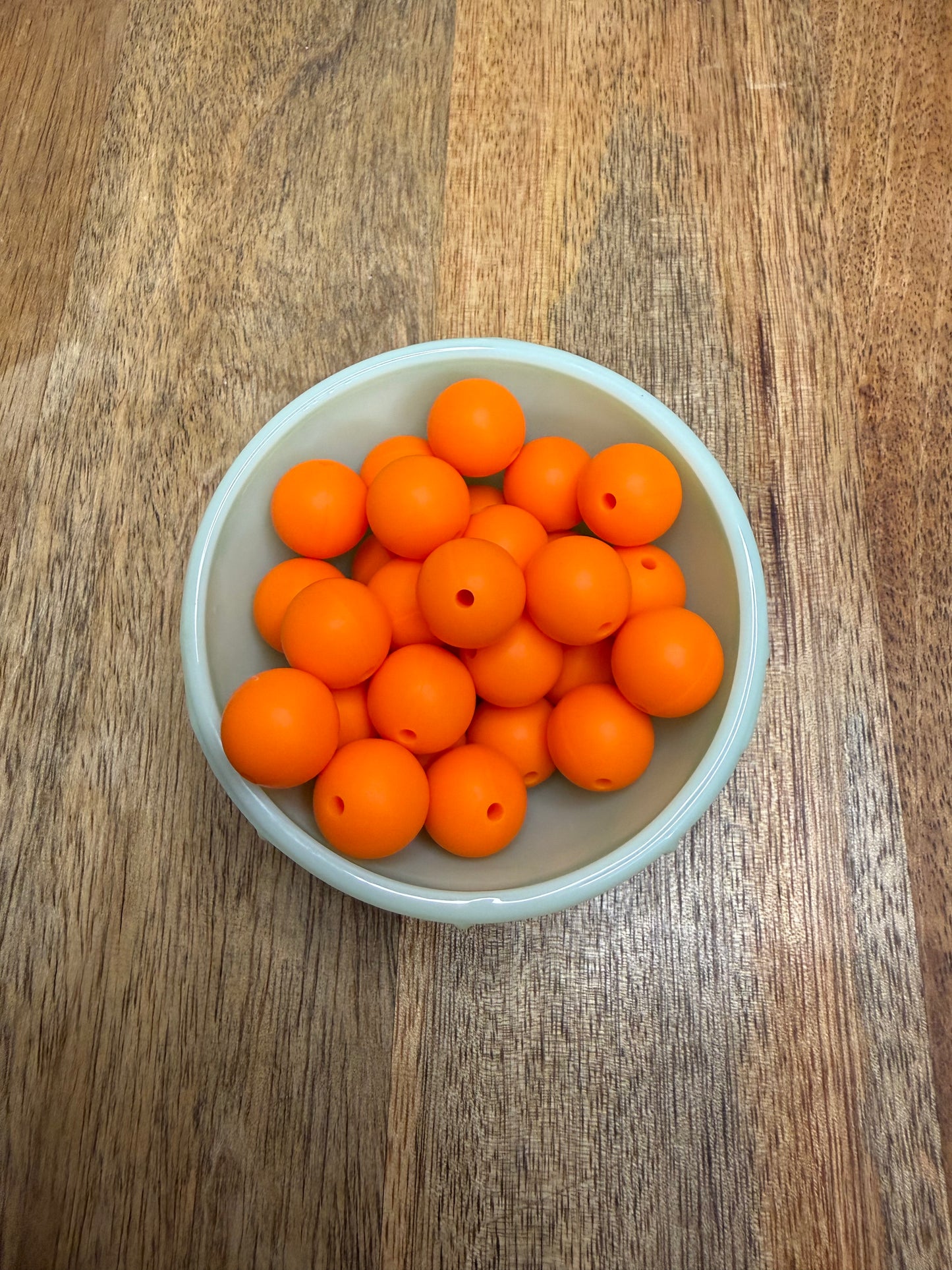 Solid orange 15mm - 87 count